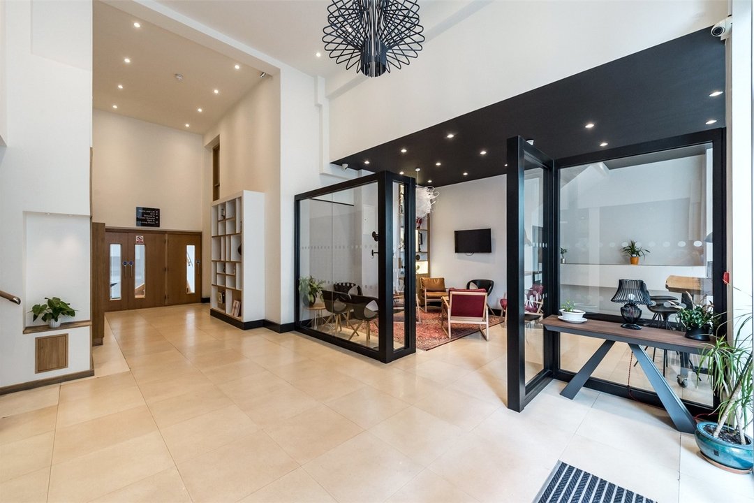 Flat To Rent In Stockwell Park Apartments 60 Courland Grove London Flat To Rent In Stockwell Park Apartments 60 Courland Grove Sw8 2px View